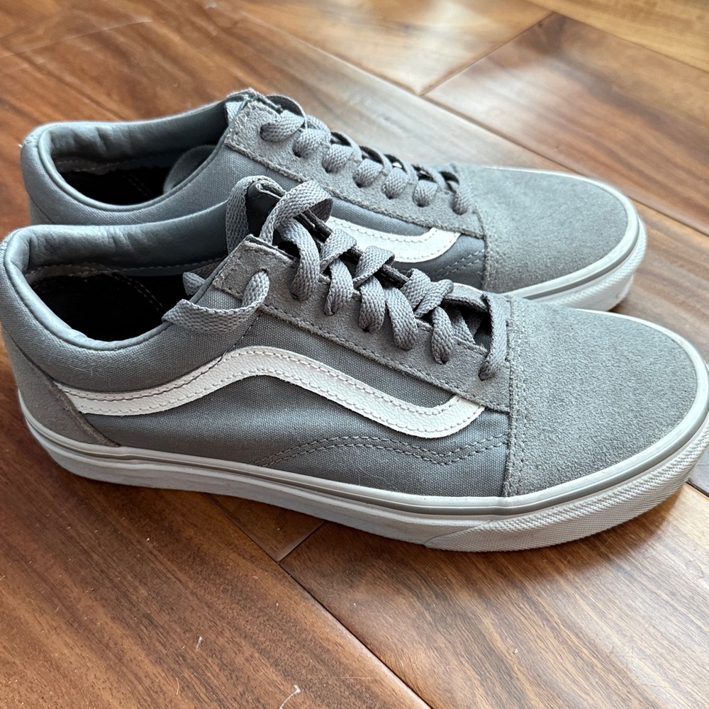 Vans Gray and White Sneakers Men 5.5 / Women 7